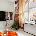 Well-equipped Art Noveau Gem - Calm & Apartment