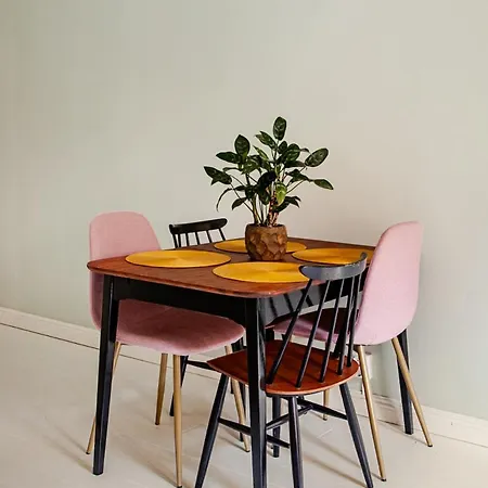 Well-equipped Art Noveau Gem - Calm &