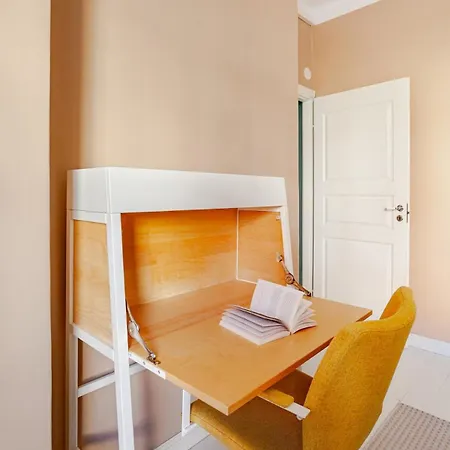 Daire Well-equipped Art Noveau Gem - Calm &