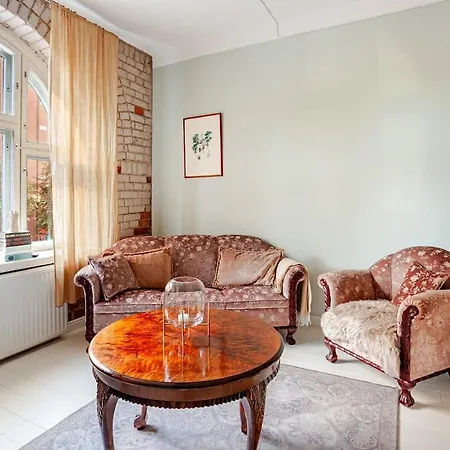 Well-equipped Art Noveau Gem - Calm & *